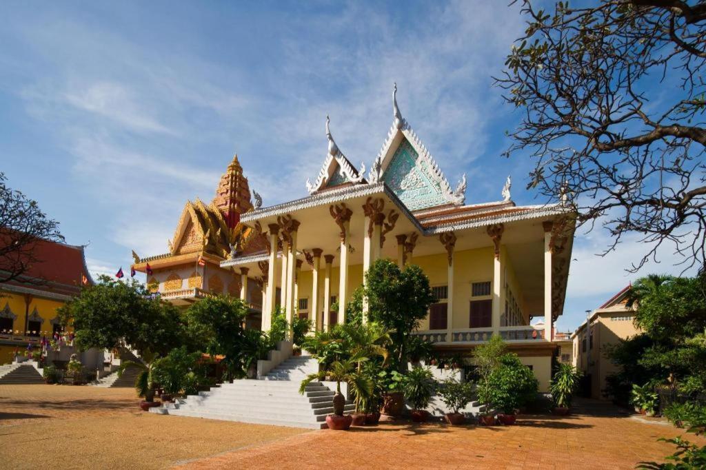 Midland Hotel Phnom Penh Exterior foto